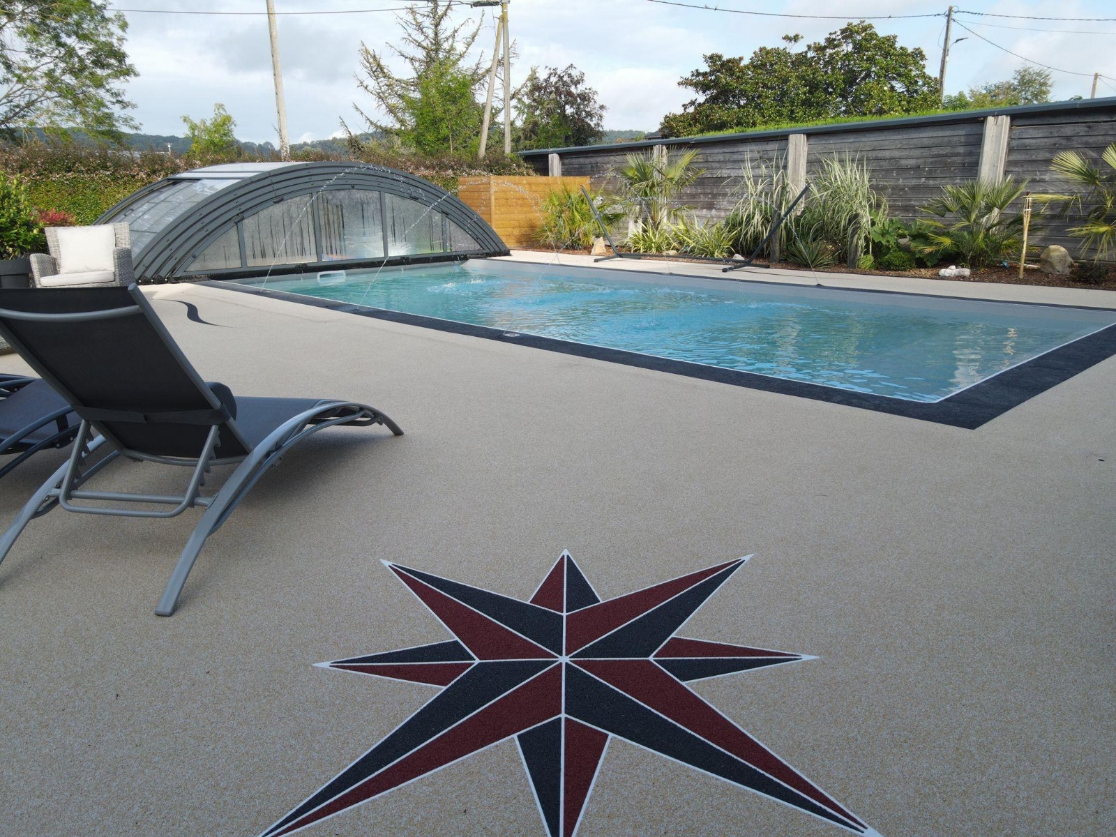 plage-de-piscine-moquette-de-pierre-sol-souple-poseur-resine-12