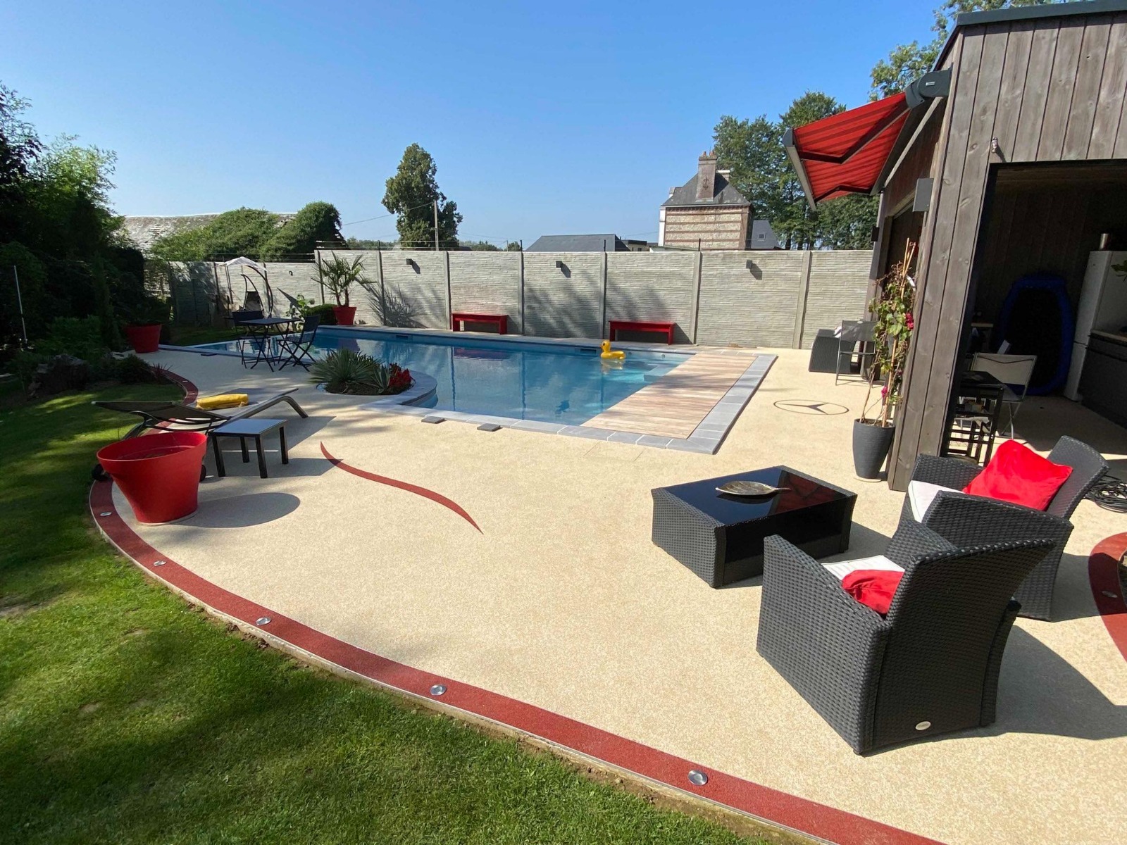 plage-de-piscine-moquette-de-pierre-sol-souple-poseur-resine-8